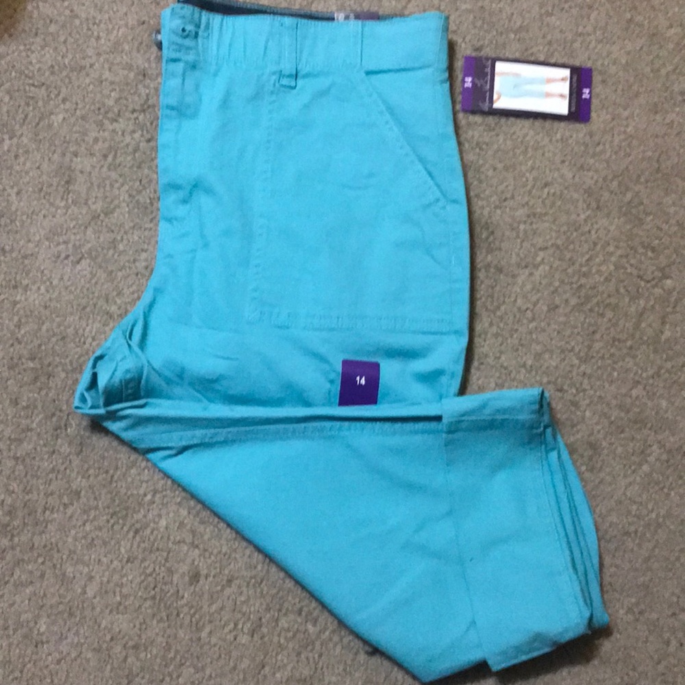 Women’s Capri pants